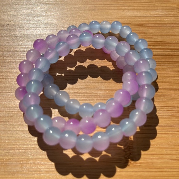 Hand Crafted Lavender and Light Blue Beaded Stretch Bracelet Set - Picture 6 of 9